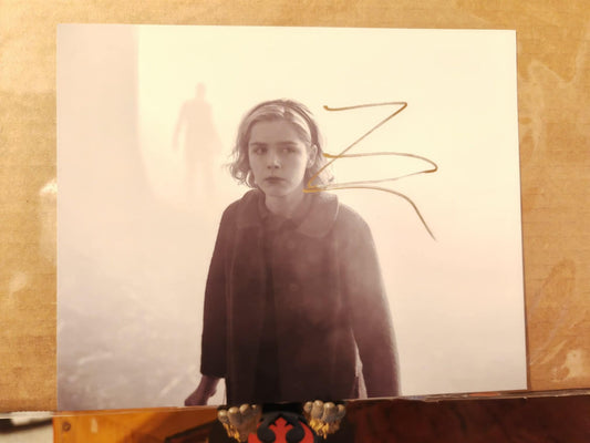 Kiernan shipka Signed 10x8