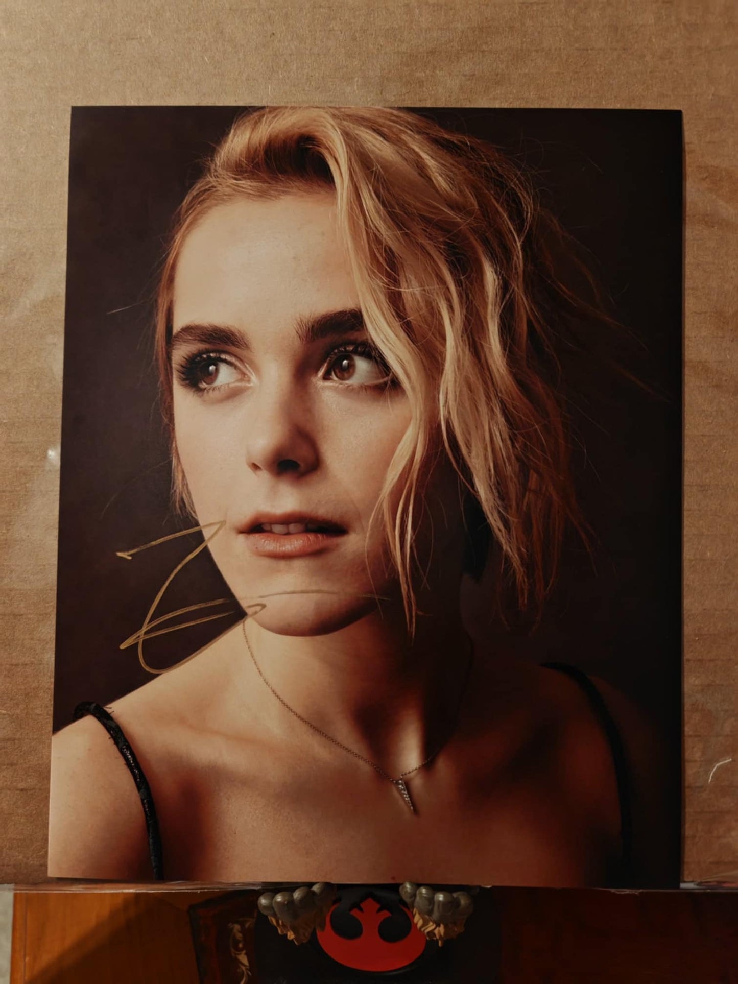 Kiernan shipka signed 10x8